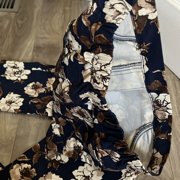 Isaac Mizrahi Live! Floral pants size 2 (tall) - Picture 6 of 7